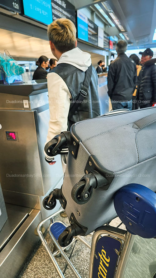 xe đưa đón sân bay