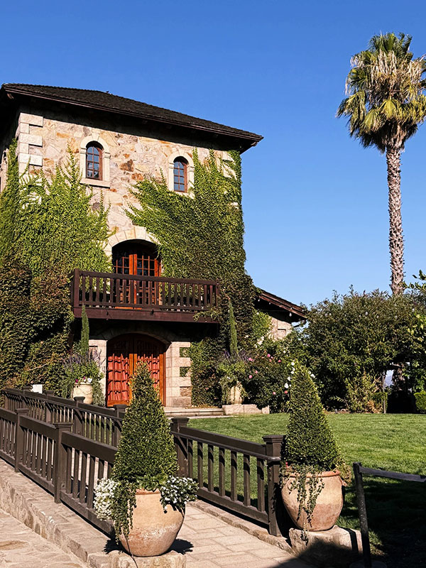 nhà máy sản xuất rượu V.Sattui