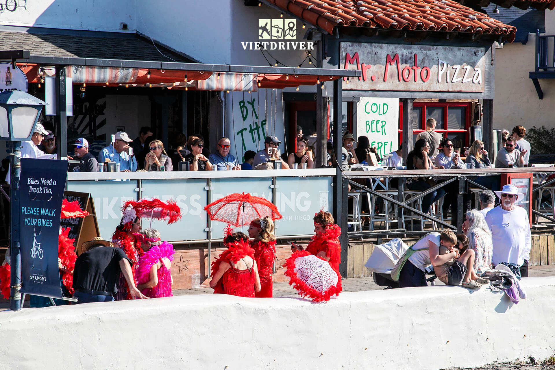 Làng Cảng biển (Seaport Village)